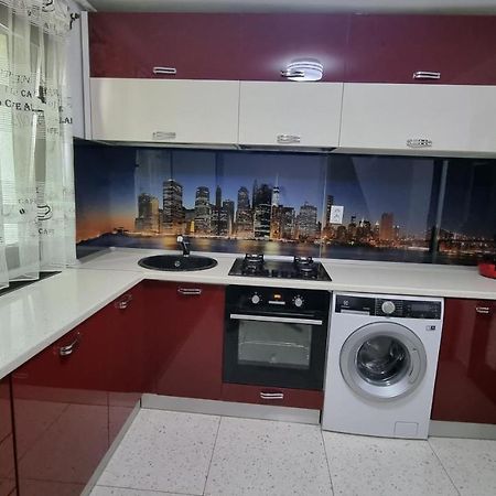 Stone Bridge Apartment Iasi Bagian luar foto