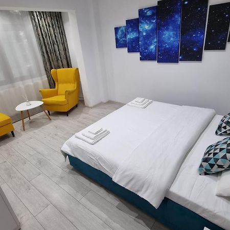 Stone Bridge Apartment Iasi Bagian luar foto