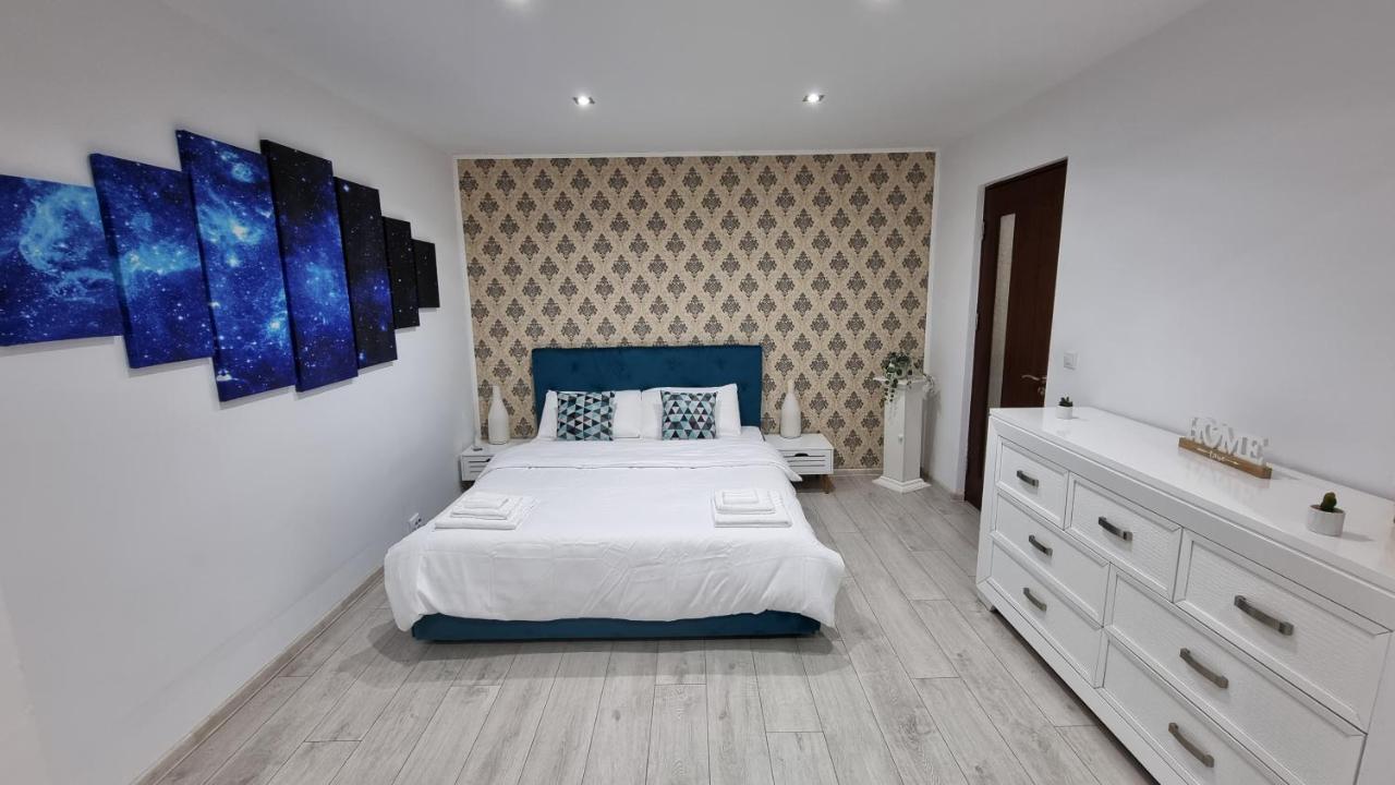Stone Bridge Apartment Iasi Bagian luar foto