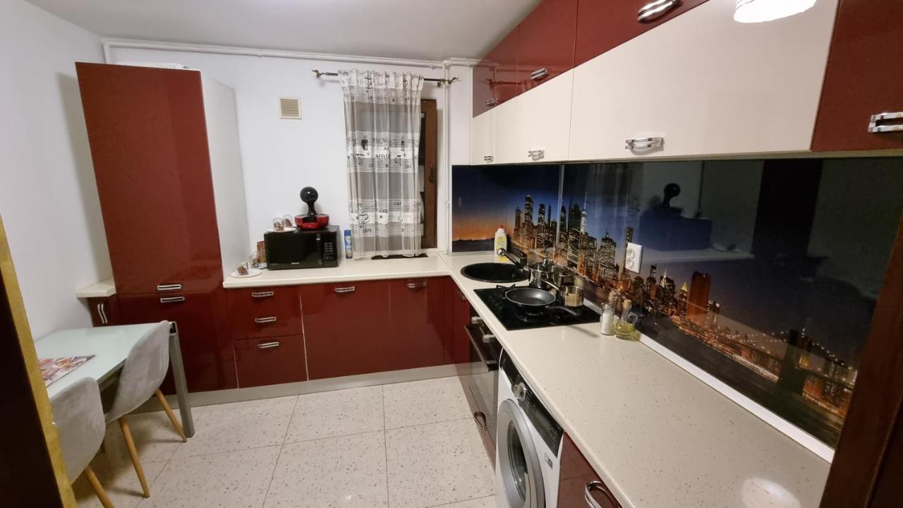 Stone Bridge Apartment Iasi Bagian luar foto